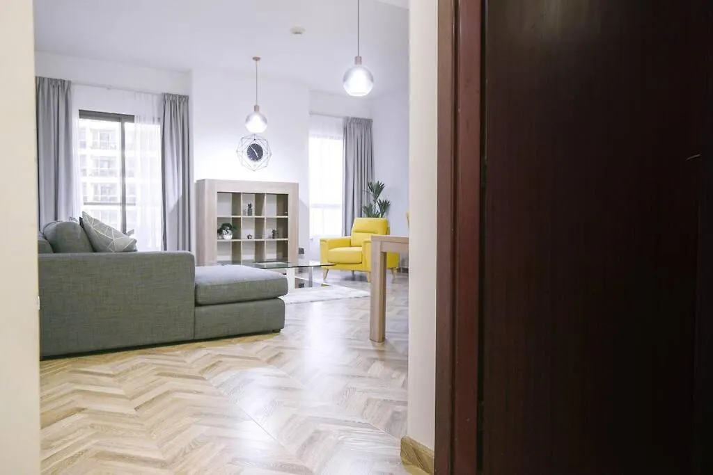 Stonetree - Furnished 1Br Apartment Near The Beach Dubai