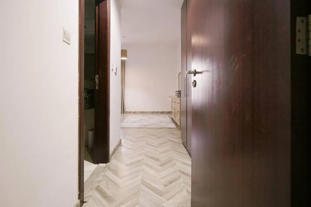 Stonetree - Furnished 1Br Apartment Near The Beach Dubai