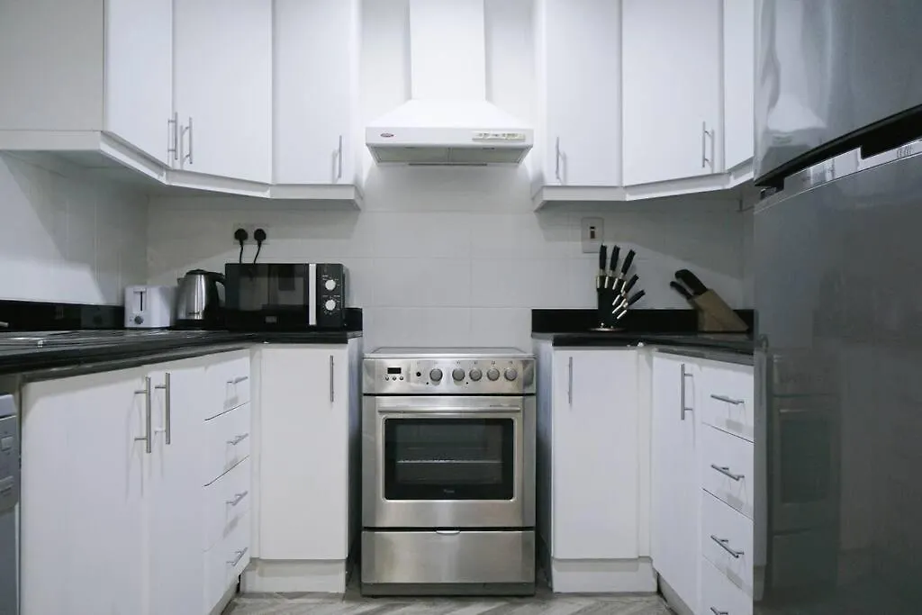 Stonetree - Furnished 1Br Apartment Near The Beach 두바이 0*,  아랍에미리트